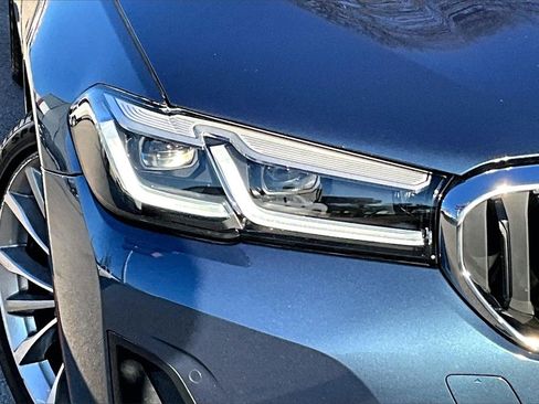 Used 2023 BMW 530i xDrive w/ Premium Package image 31