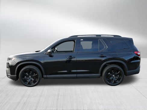 Certified 2026 Honda Pilot Black Edition image 4