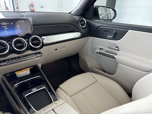 New 2026 Mercedes-Benz GLB 250 image 40
