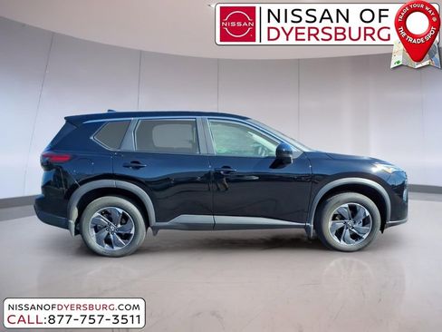 Used 2025 Nissan Rogue SV FWD image 2