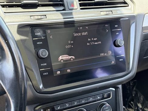 Used 2018 Volkswagen Tiguan SEL FWD image 26