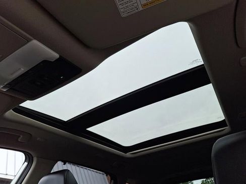 Certified 2022 Nissan Rogue SV w/ SV Premium Package image 15