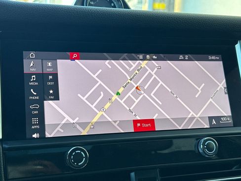 Used 2024 Porsche Macan image 22