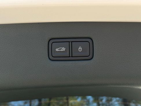 Used 2025 Genesis GV80 2.5T Standard image 15