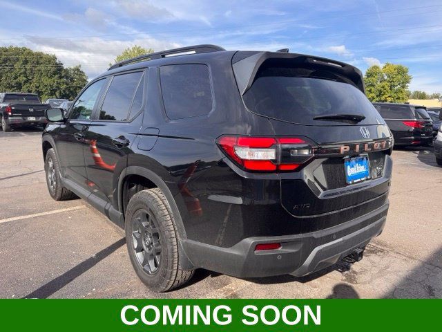Used 2026 Honda Pilot TrailSport image 4