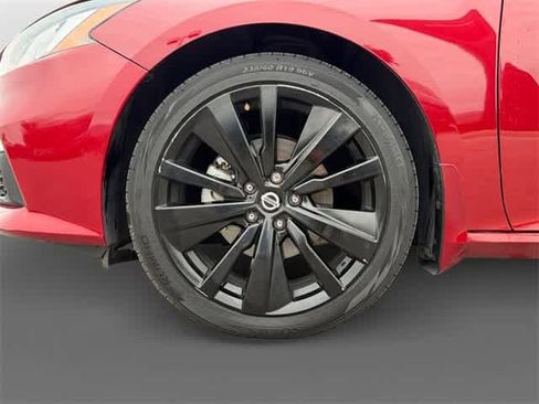 Used 2021 Nissan Altima 2.5 SR w/ SR Premium Package image 9