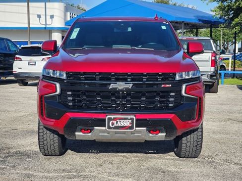 Used 2023 Chevrolet Tahoe Z71 w/ Luxury Package AWD/4WD image 2