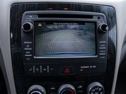 Used 2016 Chevrolet Traverse LT w/ Style and Technology Package image 21