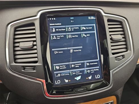 Used 2021 Volvo XC90 T5 Momentum image 27