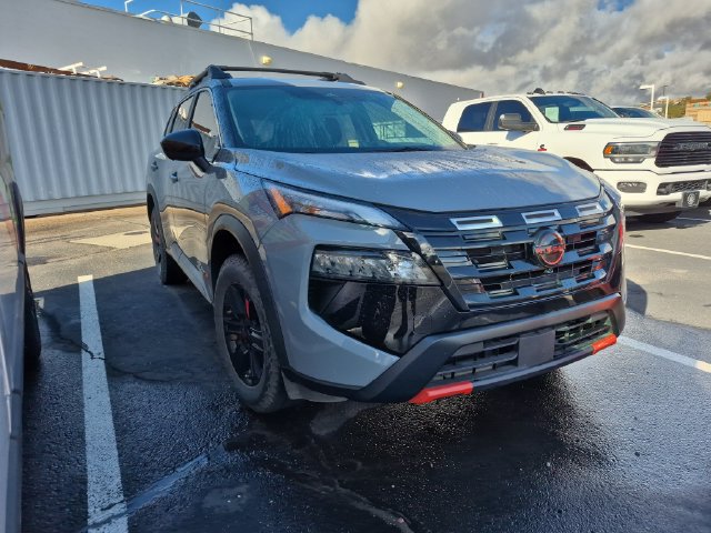 Used 2026 Nissan Rogue SV AWD/4WD image 3