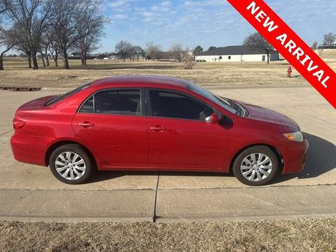 Used 2013 Toyota Corolla LE image 2