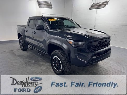 Used 2024 Toyota Tacoma TRD Off-Road image 3