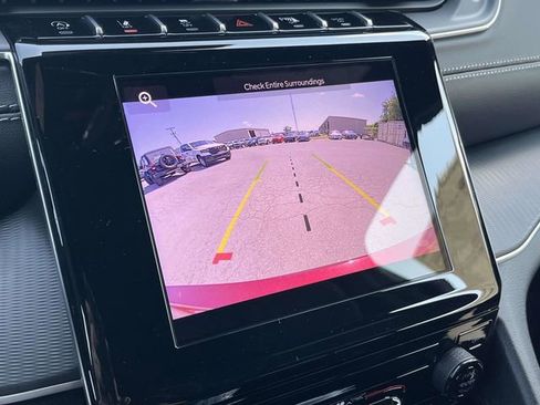 New 2025 Jeep Grand Cherokee L Laredo image 22