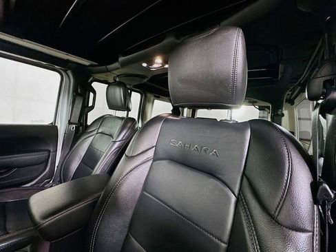 Used 2022 Jeep Wrangler Unlimited Sahara w/ Cold Weather Group image 22