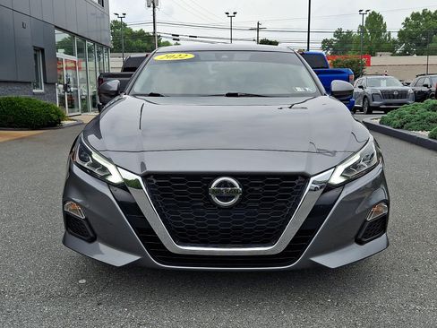 Used 2022 Nissan Altima 2.5 SV FWD image 2