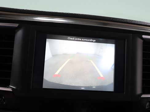Used 2018 Chrysler Pacifica Touring-L FWD image 12