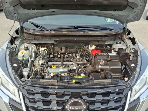 Certified 2024 Nissan Kicks SV image 28