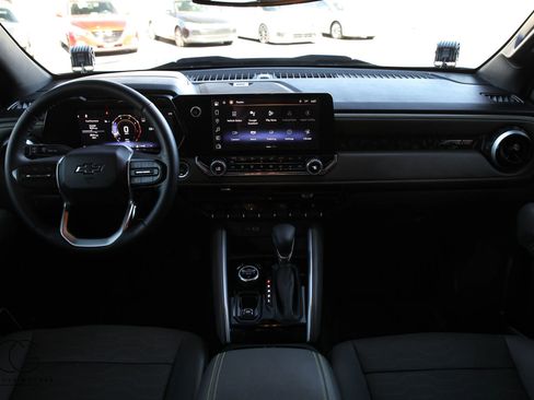 Used 2024 Chevrolet Colorado ZR2 w/ ZR2 Convenience Package III image 30