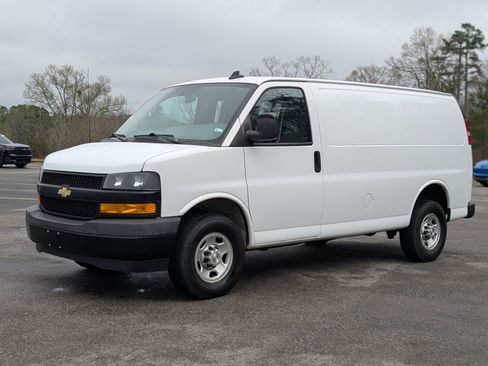 Used 2020 Chevrolet Express 2500 w/ Driver Convenience Package image 5