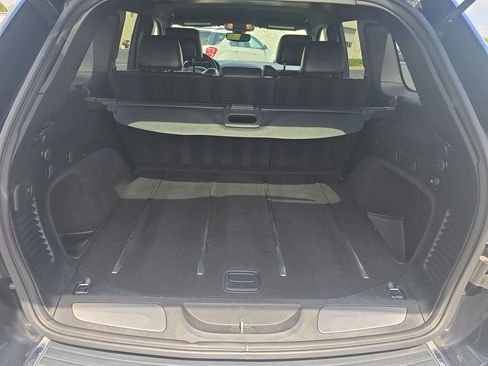 Used 2017 Jeep Grand Cherokee Limited w/ Trailer Tow Group IV image 12