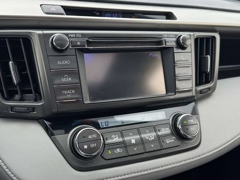 Used 2013 Toyota RAV4 XLE AWD/4WD image 31