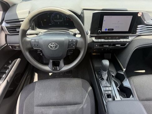 Used 2025 Toyota Camry LE FWD image 12