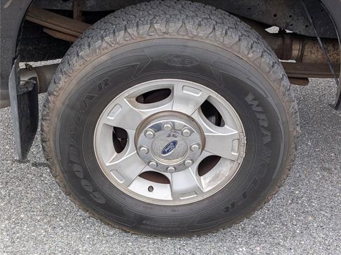 Used 2011 Ford F250 XLT w/ XLT Interior Pkg AWD/4WD image 12