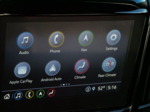 Used 2024 Chevrolet Traverse RS image 29