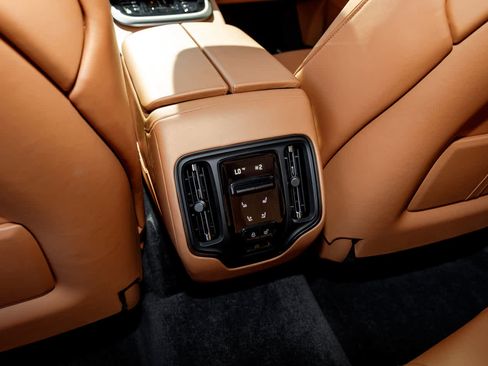 Used 2025 Aston Martin DBX 707 image 53