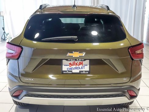Used 2024 Chevrolet Trax LT image 8