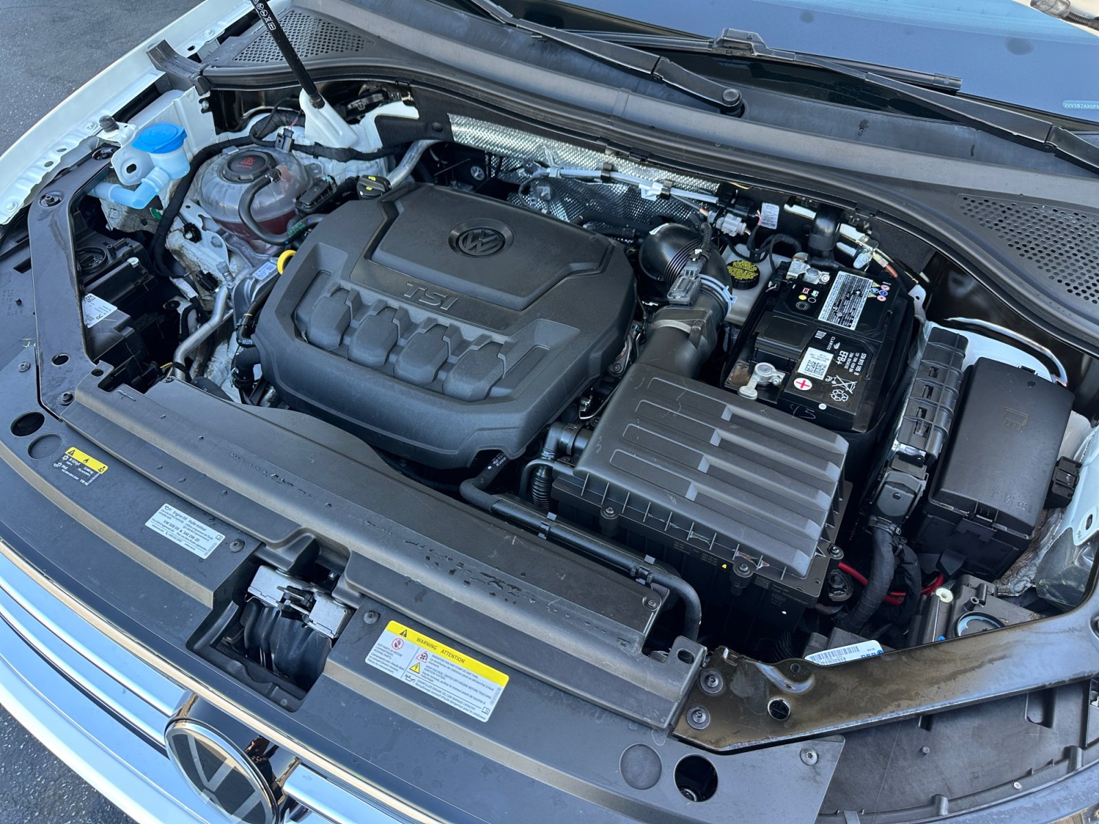 Used 2023 Volkswagen Tiguan SE FWD image 28