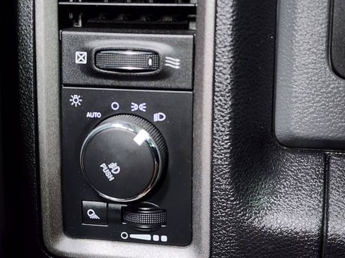 Used 2017 RAM 1500 Express AWD/4WD image 34