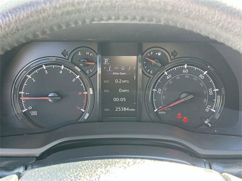 Used 2022 Toyota 4Runner SR5 Premium image 10