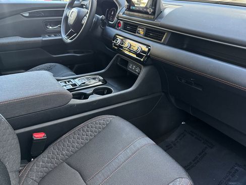 Used 2023 Honda Pilot Sport image 31