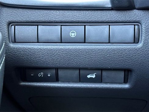 Used 2022 Nissan Rogue SL w/ SL Premium Package image 41