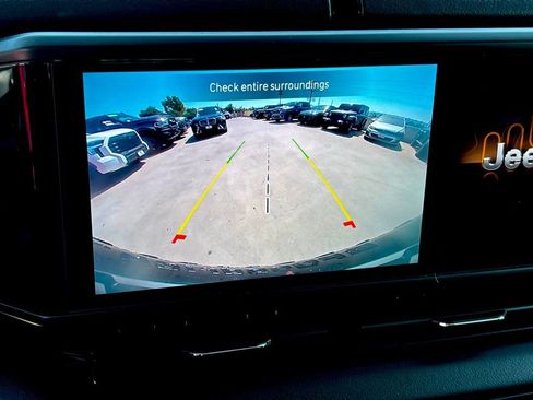 Used 2024 Jeep Wrangler Unlimited Rubicon image 18