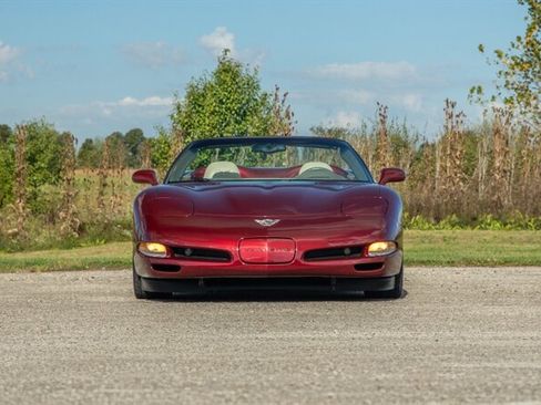 Used 2003 Chevrolet Corvette Convertible w/ Preferred Equipment Group1 image 8