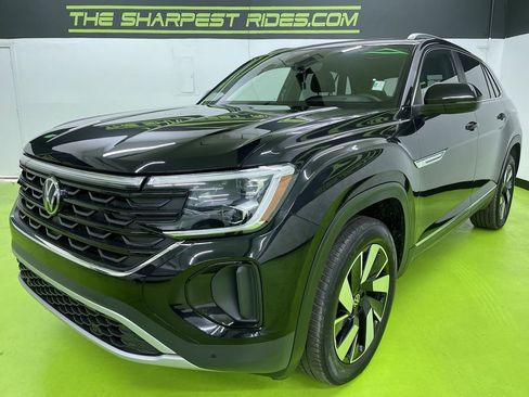 Used 2024 Volkswagen Atlas Cross Sport SEL image 5