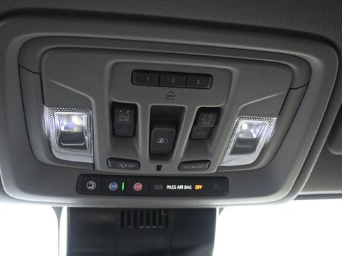 Used 2024 GMC Sierra 3500 SLT w/ SLT Premium Package image 42