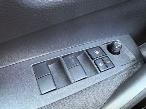 Used 2023 Toyota Corolla LE w/ LE Convenience Package FWD image 31
