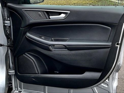 Used 2024 Ford Edge SE image 17