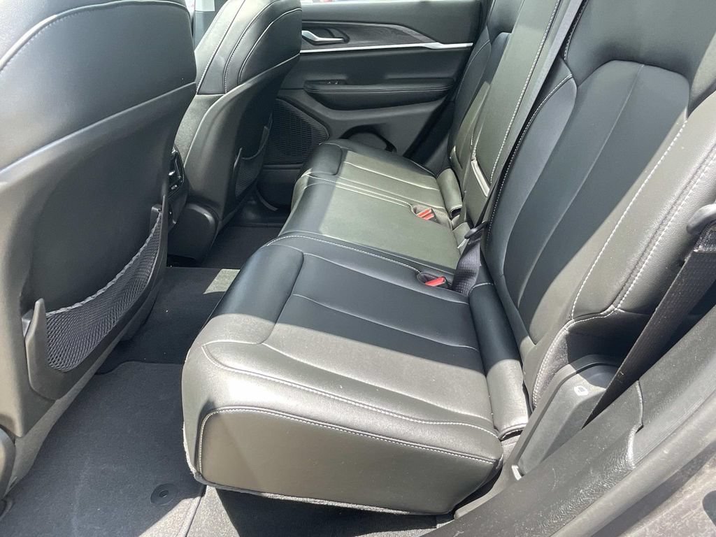 Used 2023 Jeep Grand Cherokee Limited RWD image 10