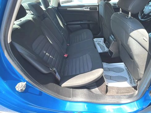 Used 2019 Ford Fusion SE FWD image 17
