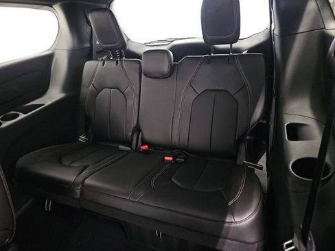 New 2026 Chrysler Pacifica Select image 22