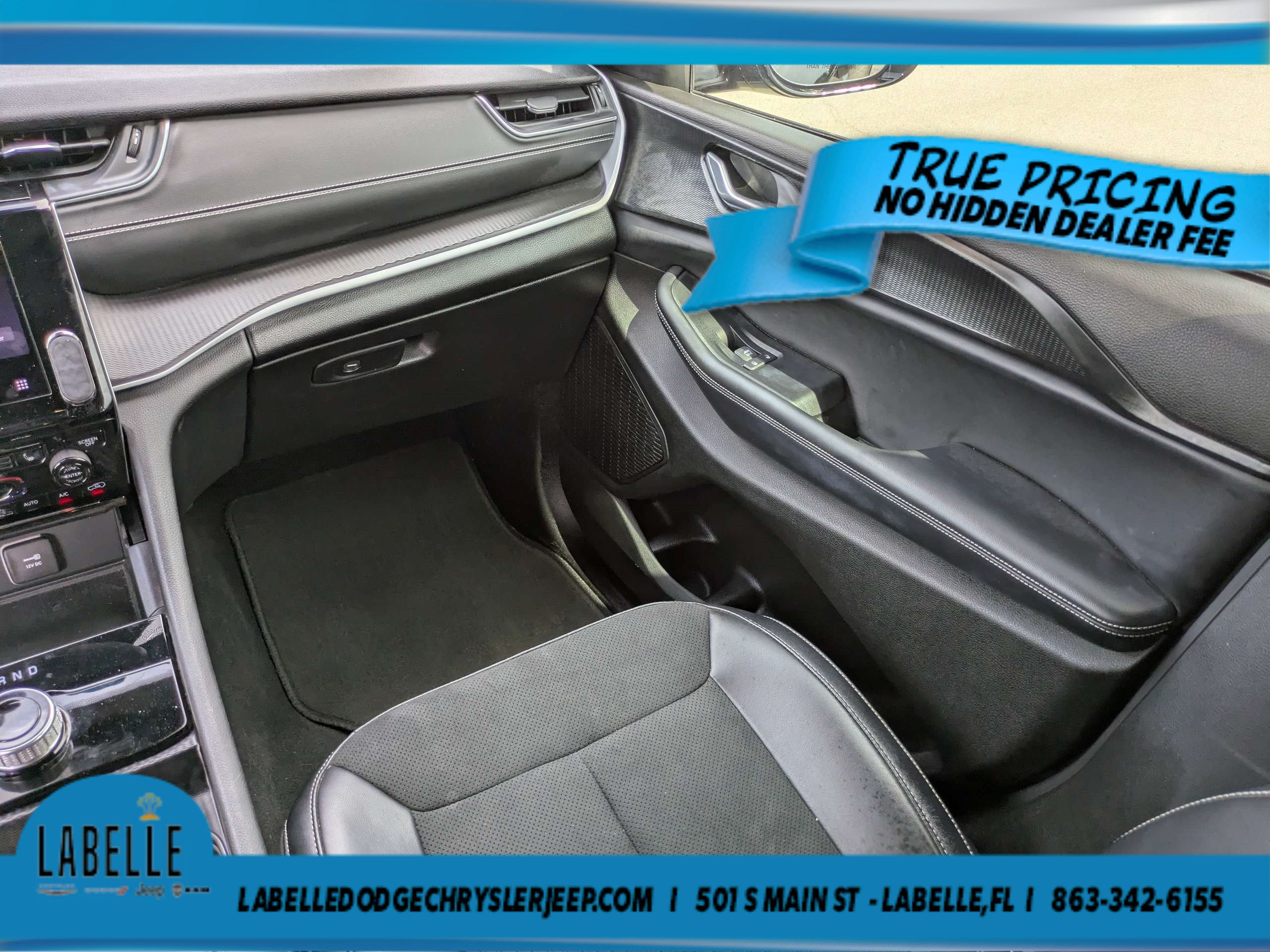 Used 2024 Jeep Grand Cherokee L Altitude AWD/4WD image 17