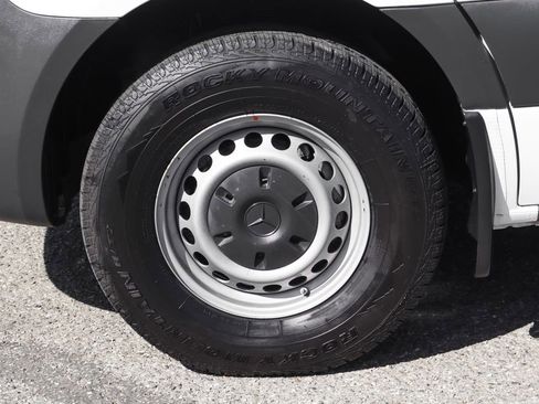 Used 2024 Mercedes-Benz Sprinter 2500 w/ Acoustic Package image 43