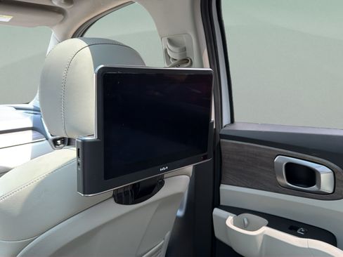 Used 2022 Kia Sorento EX w/ Panoramic Sunroof Package FWD image 26
