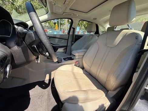 Used 2012 Ford Focus SEL image 12