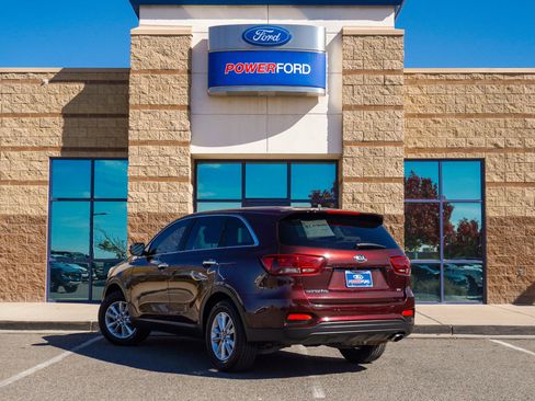 Used 2019 Kia Sorento LX image 8