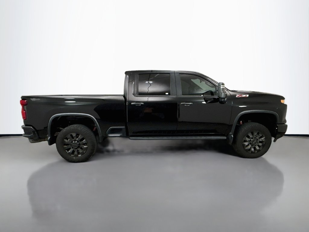 Used 2024 Chevrolet Silverado 2500 Custom w/ Custom Value Package AWD/4WD image 9